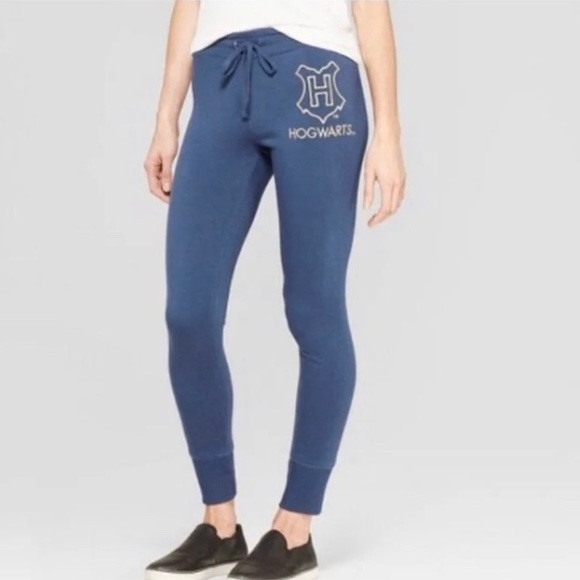 **SOLD OUT** Hogwarts sweatshirt & sweatpants (L) - Picture 7 of 7